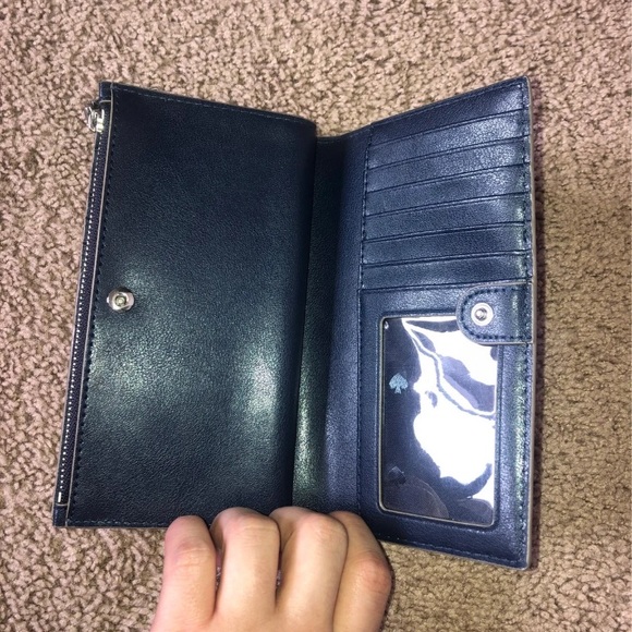 Kate Spade wallet - Picture 4 of 7